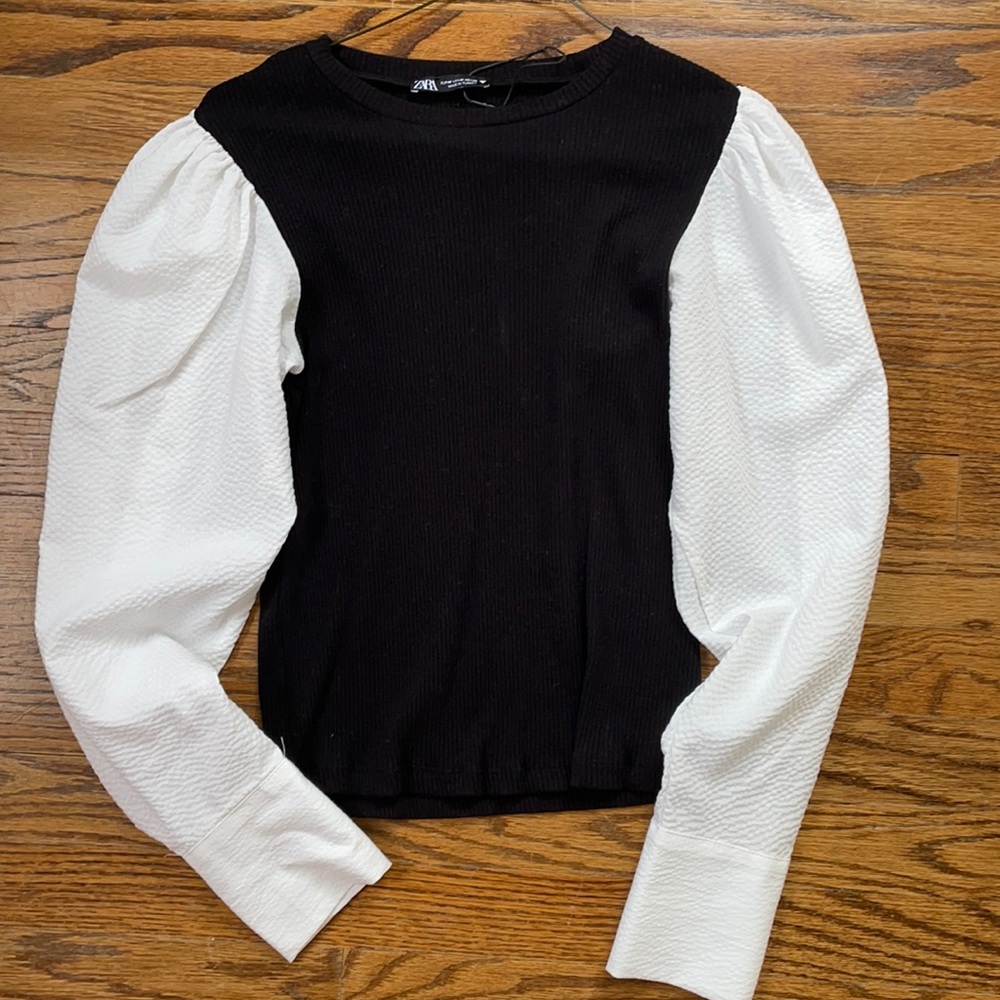 Zara BRAND NEW top